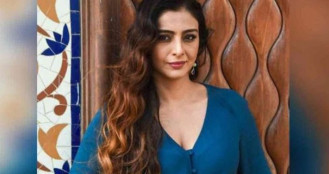 বলিউডের ভার্জিন গার্ল টাবু ১৫ মিনিটের জন্য ৩ কোটিতে রাজি হয়ে গেলেন