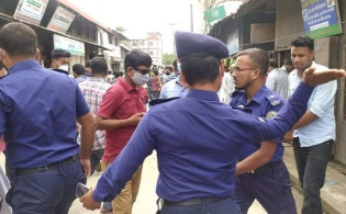 এএসআইকে প্রকাশ্যে চড় মারলেন ওসি, ভিডিও ভাইরাল