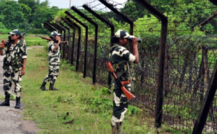 সকালে লাশ পাঠিয়ে দুপুরে মিষ্টি নিয়ে হাজির ভারতীয় সেনাবাহিনী