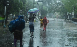 আজ বৃষ্টি নিয়ে আবহাওয়া অফিসের পূর্বাভাস