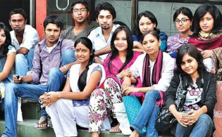 ১০০ টাকা রিচার্জে ফ্রি ইন্টারনেট দেওয়া হবে শিক্ষার্থীদের