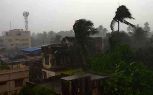আজ দেশের মোট ২০টি অঞ্চলে ঝড়বৃষ্টির সম্ভাবনা