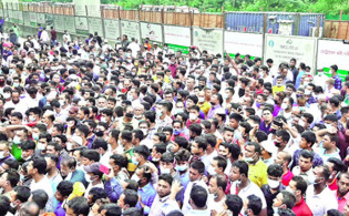 প্রবাসীদের বৃষ্টিতে ভিজে শুধুমাত্র ১টি আশা