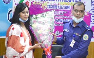 এক ঘণ্টার জন্য পুলিশ সুপারের দায়িত্ব পালন করলেন কিশোরী