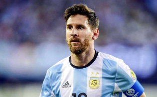 অবশেষে জানালেন যে ক্লাবের হয়ে খেলবেন মেসি