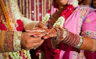 অবিবাহিতদের জন্য বিশাল সুখবর : বিয়ে করলেই পাবেন ৬৮ লাখ টাকা ঋণ