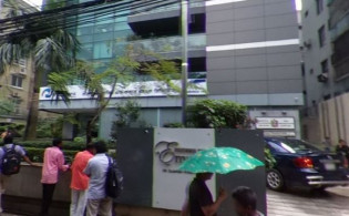 আরব আমিরাতের প্রবাসীরা বাচতে চাইলে এখনি সাবধান