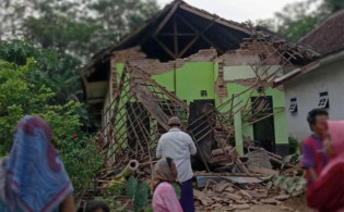 চরম দু:সংবাদ : বয়ে গেলো শক্তিশালী ভুমিকম্প,এখন পর্যন্ত নিহতের সংখ্যা ৭