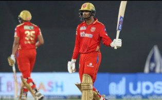 ৯৯ আটকে গেলেন অধিনায়ক আগারওয়াল
