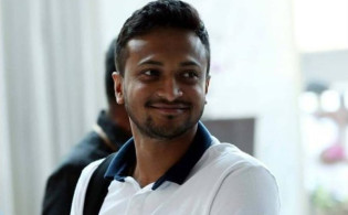 আবারও পুরনো জায়গায় ফিরছেন সাকিব