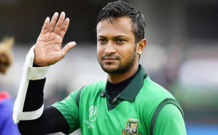 আবারও তিনে সাকিব