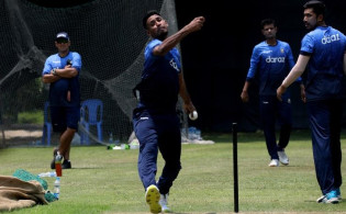 আফিফ সৌম্য মাহমুদুল্লাহর হাফ সেঞ্চুরিতে ৫০ ওভার শেষে রান পাহাড়