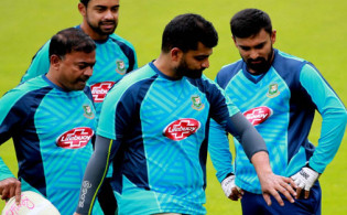 আগামীকাল শ্রীলঙ্কার বিপক্ষে মাঠে নামার আগে বিশাল দু:সংবাদ পেল বাংলাদেশ