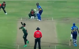 ৩৪ ওভারের খেলা শেষ,দেখেনিন সর্বশেষ স্কোর