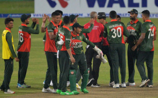 পুরো ম্যাচে যা কেউ পারেনি সেটাই করে দেখালো বাংলাদেশের ২ ক্রিকেটার