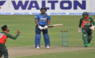 ২ ওভারে শ্রীলঙ্কাকে করতে হবে পাহাড় সমান রান