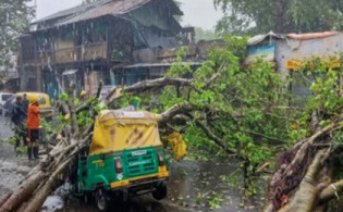 ঘূর্ণিঝড় ইয়াসের আঘাতে লন্ডভন্ড এলাকা নিহত ৩