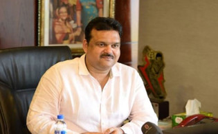 স্বপ্নের বাইক হাতে পেয়ে খুশি মোস্তাফিজ