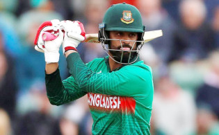 আবারও তামিমের ১৯ বলে চার ছক্কার ঝড় দেখলো ক্রিকেট বিশ্ব