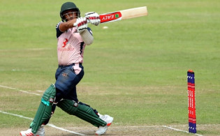 মাঠে নেমেই আবারও চার ছক্কার ঝড় তুললেন আশরাফুল