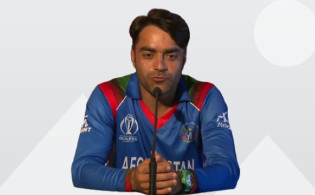 সবাই চাইলেও যে একটি কারনে অধিনায়কের দায়িত্ব নিতে চান না রশিদ খান