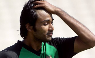 মাকে বাঁচাতে ক্রিকেটে ফিরলেন পেসার শাহাদাত