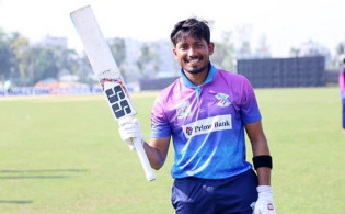 চার ছক্কার ঝড় দেখালো বিজয়