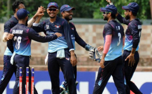 ক্রিকেট খেলায় আবারও শেষ ওভারের নাটকীয়তা দেখালো তামিমরা