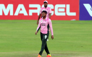 বেহাল দশা সাকিবের,মারলেন ডাক