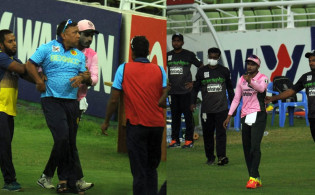 লাথি মেরে স্টাম্প ভাঙার পর আছাড়ও মারলেন সাকিব, সুজনের সঙ্গে ‘ঝগড়া’