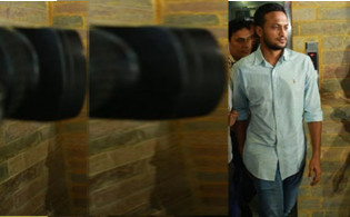 ব্রেকিং নিউজ : কেন্দ্রীয় চুক্তিতে সাকিবের থাকা না থাকা নিয়ে চুড়ান্ত সিদ্ধান্ত জানিয়ে দিলো বিসিবি