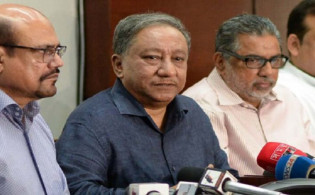 ৩ টি কঠিন শর্তের ২টি মেনে নিলেও শেষ ১টি শর্ত নিয়ে সমস্যায় পড়েছে বিসিবি