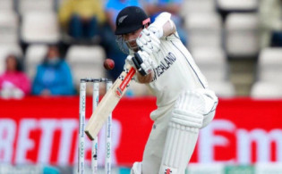 ভারতের বিপক্ষে ইতিহাস গড়লেন উইলিয়ামসন