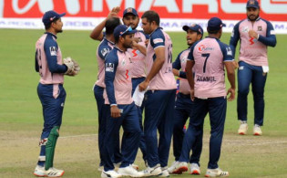 আফ্রিদির লেগ স্পিনে দিশেহারা মোহামেডান