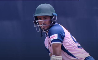 আশফুলের সর্বোচ্চ রানের ব্যাটিং দেখলো ক্রিকেট বিশ্ব
