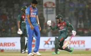 শত চেষ্টা করেও ঠেকাতে পারল না ভারত