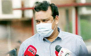 মিডিয়ার সামনে মুখ খুললেন আকরাম খান