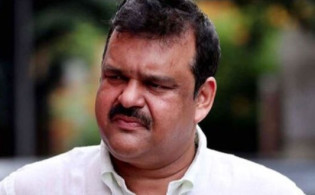 দেশের খেলা বাদ দিয়ে কোন লিগে যাবে না ক্রিকেটাররা : আকরাম খান