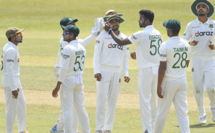 দুর্দান্ত ব্যাটিংয়ের পর বোলিংয়ে টাইগারদের জাদু