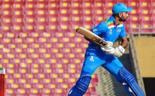 নতুন ইতিহাস: অবাক ক্রিকেট বিশ্ব ১৭টি চার ও ১৭টি ছক্কায় টি-২০তে ডাবল সেঞ্চুরির বিশ্ব রেকর্ড