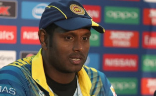 এসএলসি চুক্তির তালিকায় না থাকার কারনে অবসরের হুমকি শ্রীলঙ্কা ক্রিকেটার ম্যাথিউসের