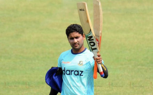 একমাত্র তাকেই আমি সব সময় শ্রদ্ধা করি