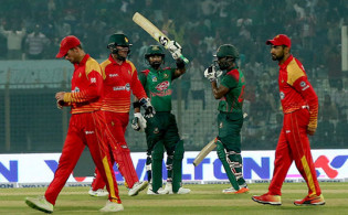 আর কিছক্ষন পর জিম্বাবুয়ের বিপক্ষে মাঠে নামছে বাংলাদেশ