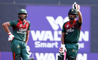 ৫০ ওভার শেষে বাংলাদেশের রান পাহাড়