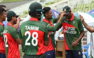 চরম দু:সংবাদ : মাত্র ৫ বল করেই মাঠ ছাড়তে হলো মুস্তাফিজকে