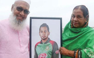 অবস্থার চরম অবনতি, ঢাকায় আনা হচ্ছে মুশফিকের বাবা-মাকে