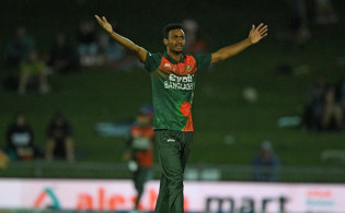 শরিফুল ইসলামের সেরা বোলিংয়ে জয়ের পথে বাংলাদেশ