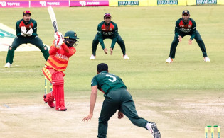 বাংলাদেশকে বিশাল রানের টার্গেট দিলো জিম্বাবুয়ে