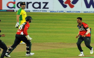 হাড্ডাহাড্ডি লড়াইয়ের অস্ট্রেলিয়ার বিপক্ষে ম্যাচ সেরা হলেন যে টাইগার ক্রিকেটার