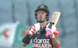 জয়ের জন্য শেষ ২২ বল থেকে বাংলাদেশের প্রয়োজন আর মাত্র